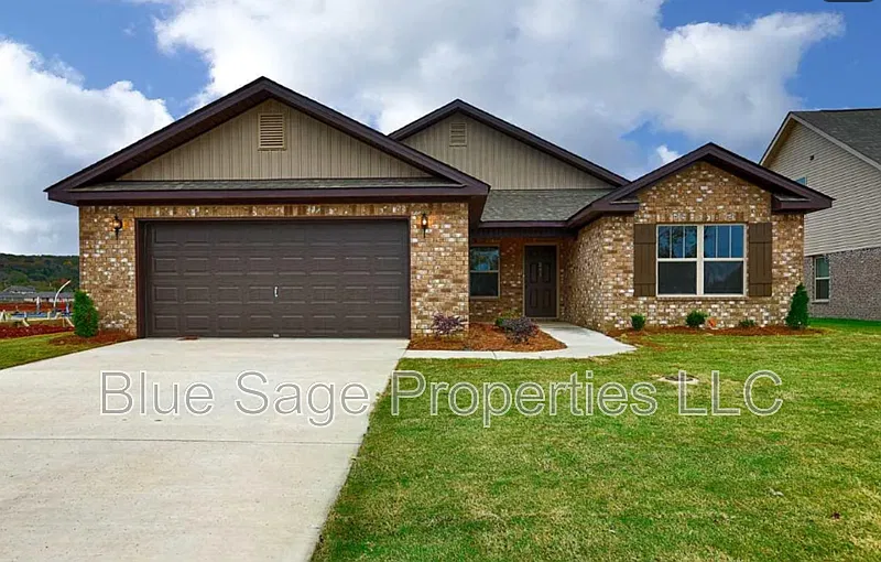 102 Hillis Ln