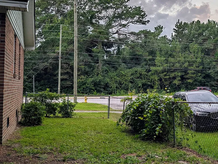 10574 Dorchester Rd — Photo 37