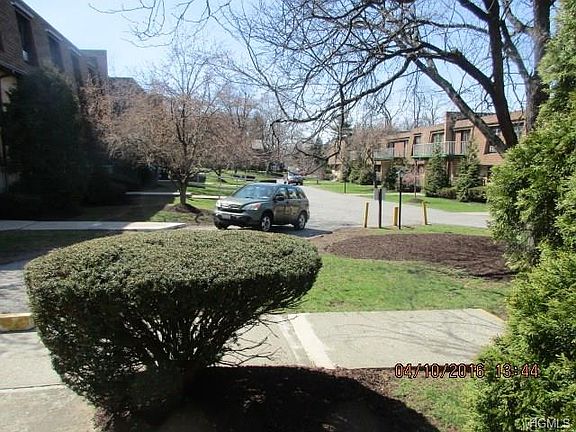 3rd image of 424 Carpenter Ave APT 15