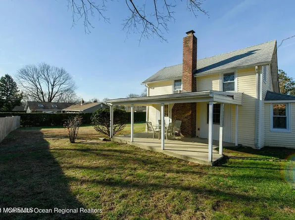 2 Woodbrook Drive, Matawan, NJ 07747
