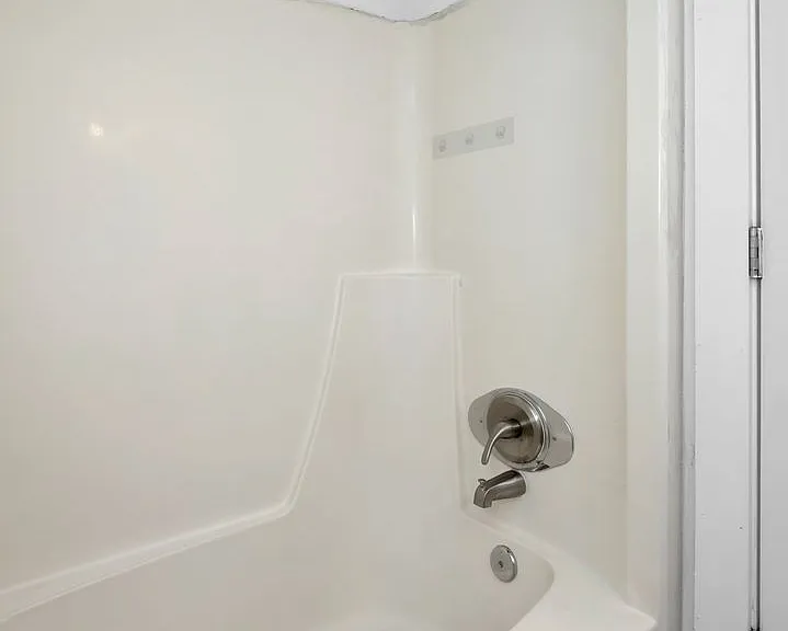 Towncrest Apartments — Photo 15