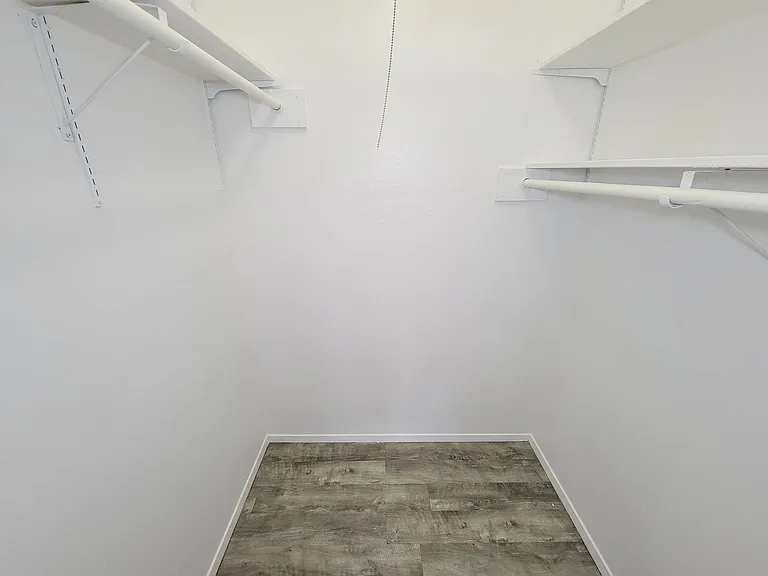 7119 N Holiday Dr — Photo 26