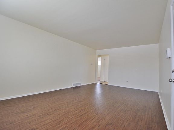 4th image of 4461 E Jewell Ave