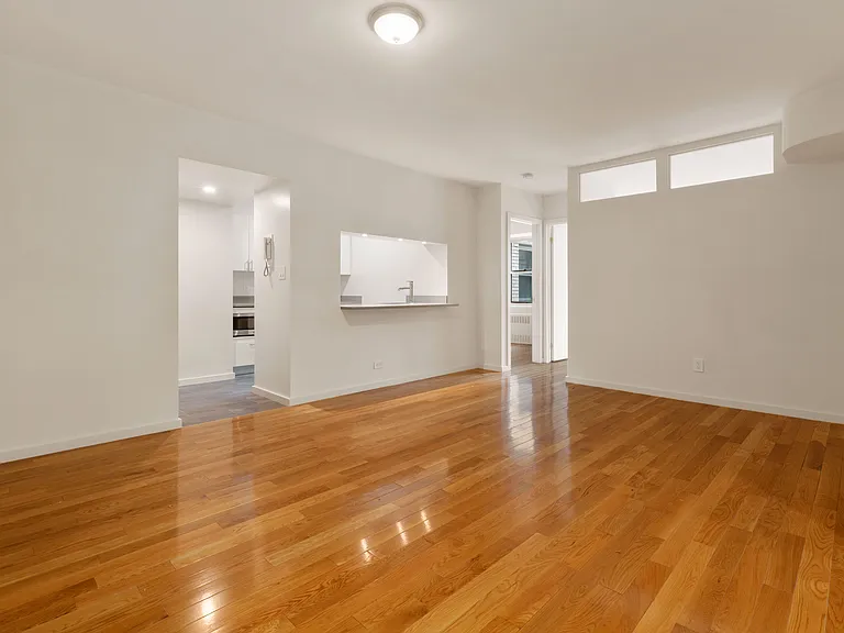300 E 46th St #17D — Photo 2