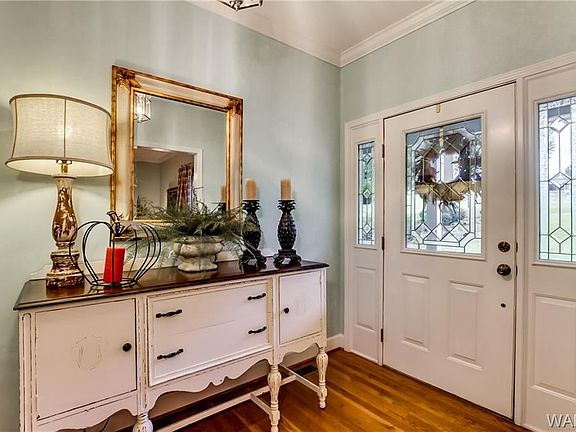 4th image of 1931 44th St E