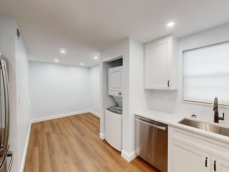 1555 S Federal Hwy #206 — Photo 7