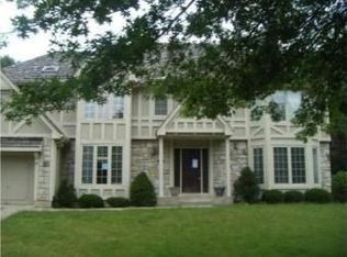 5016 W 114th St, Leawood, KS 66211