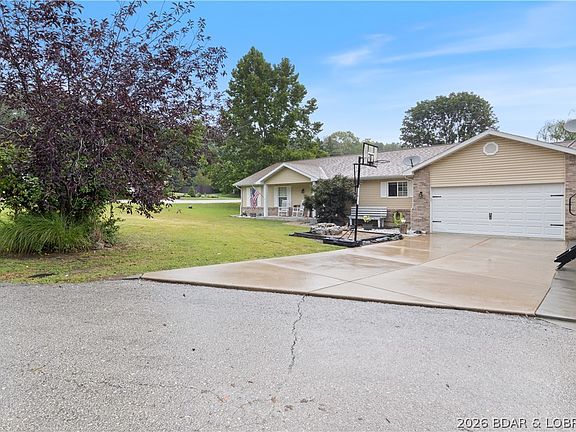 2nd image of 5 Rayburn Dr