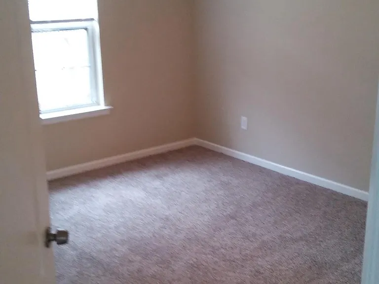 411 Red Coat Ln — Photo 6