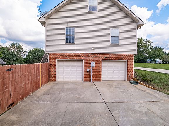 4th image of 84 Amberwood Dr