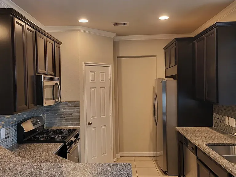 18711 Majestic Vista Ln — Photo 5