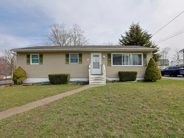 5 Carl Place, Middletown, NY 10940