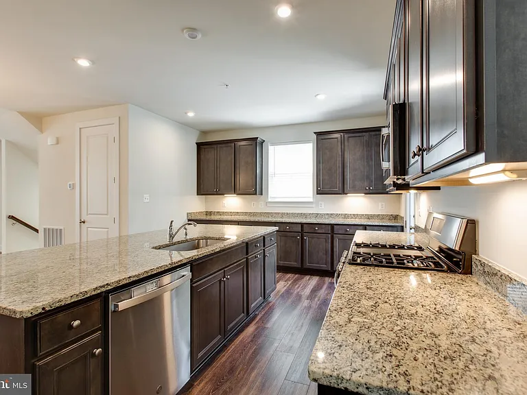2546 Buckthorn Dr — Photo 15