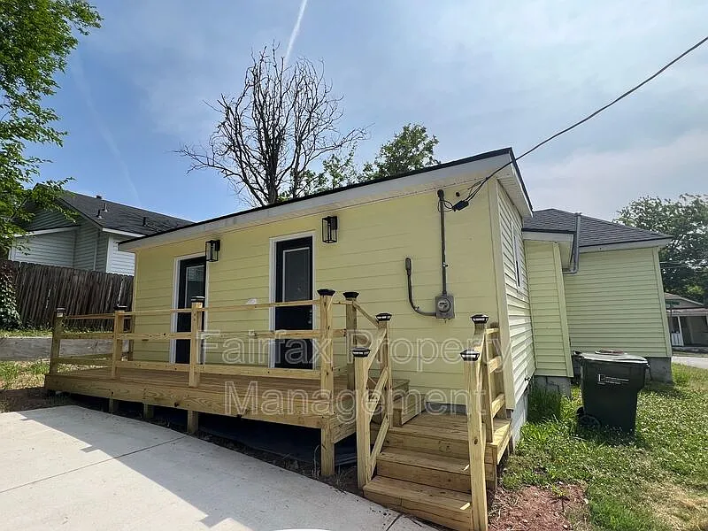 3 bed, 1.0 bath, 851 sqft, $2,095 — Photo 2