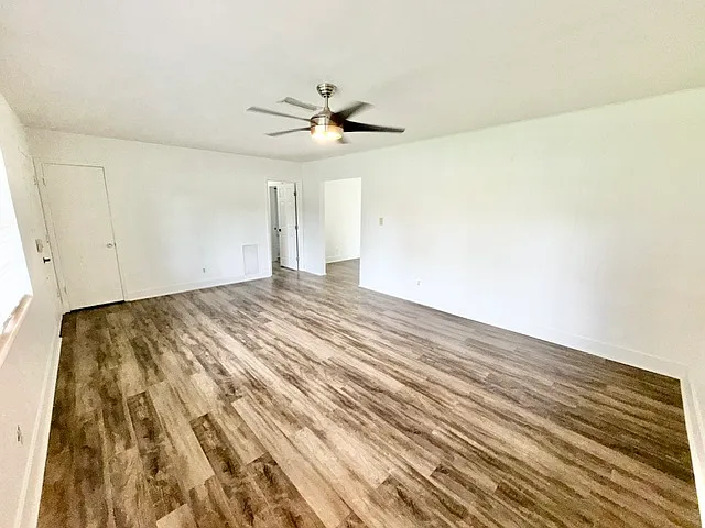 3 bed, 1222 sqft, $2,095 — Photo 4