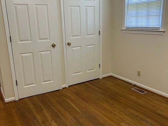 5th image of 104 Andy Ct