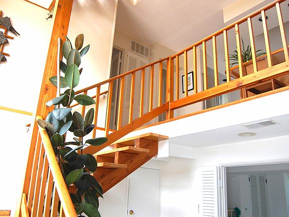 4th image of 1013 Long Beach Blvd #B