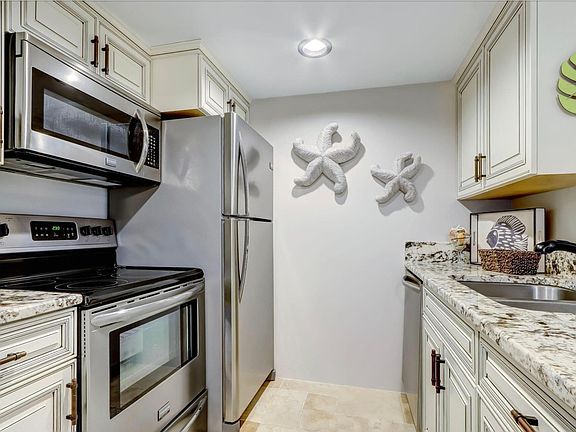 5th image of 100 Fairway Park Blvd Unit 1305