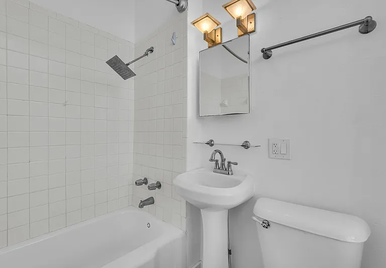 112 E Harris St #404 — Photo 23