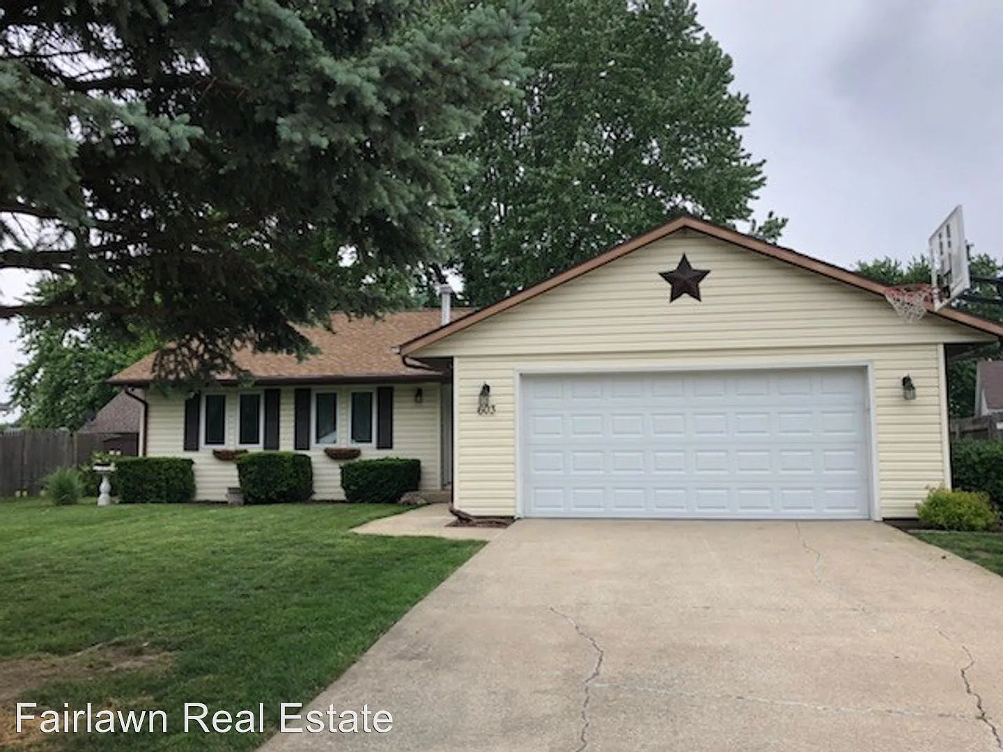 603 Creve Coeur Dr photo 1