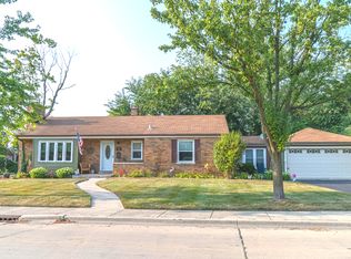 256 W Washington Blvd, Lombard, IL 60148