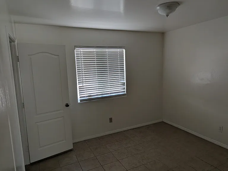 2021 Pacific St — Photo 5