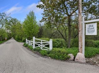 15 Old Hunt Rd, Northfield, IL 60093