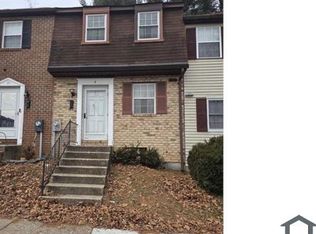 8 Ritters Ridge Ct, Owings Mills, MD 21117