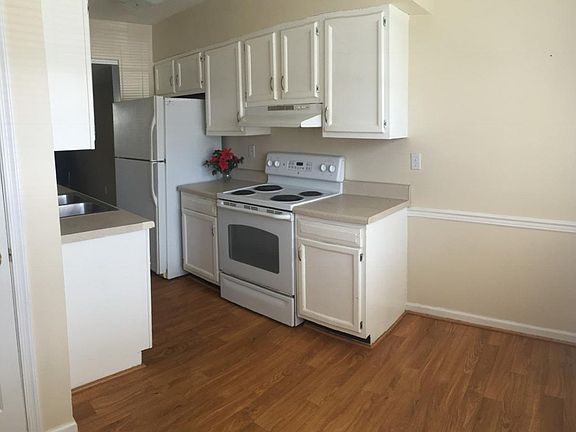 2nd image of 11 Sparrow Ct #11