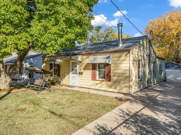 1905 Searle St, Des Moines, IA 50317