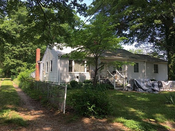 3rd image of 106 E Beal St