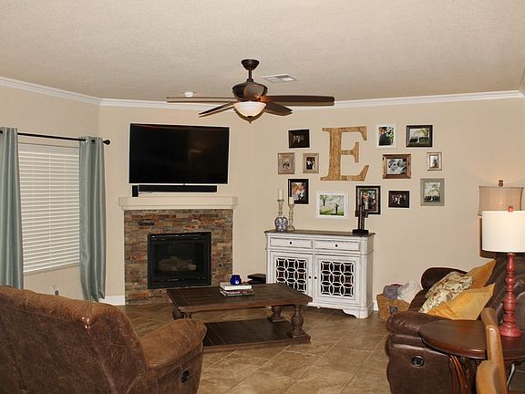 3rd image of 3905 Oporto St