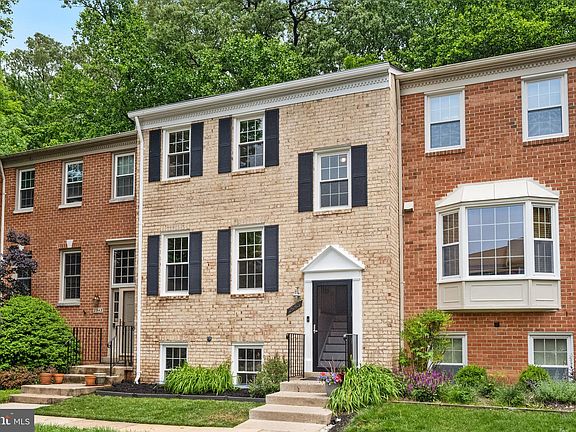 2nd image of 2945 Waterford Ct