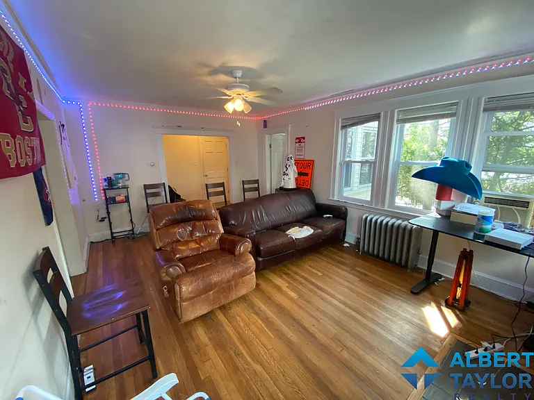 288 Foster St #1 — Photo 2