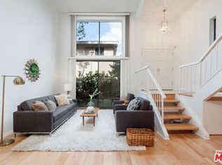 986 Granville Ave #6, Los Angeles, CA 90049