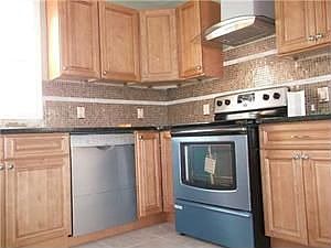 3rd image of 287 Hyland Ave