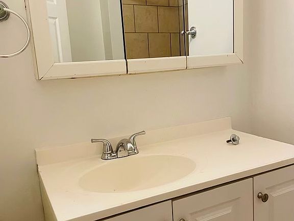 4th image of 7906-7908 Minnesota Ave #2