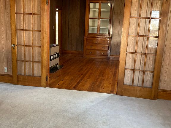 3rd image of 2-185 Adams St #2