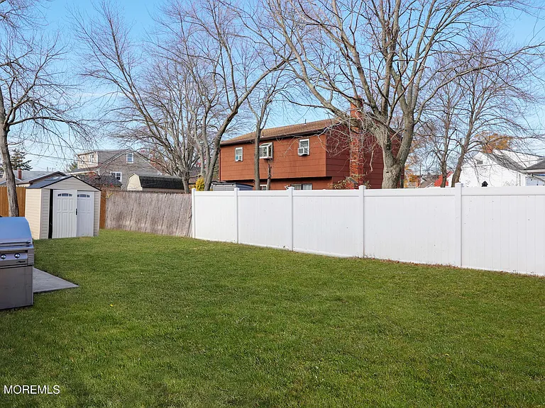 35 Alberta Ave — Photo 8