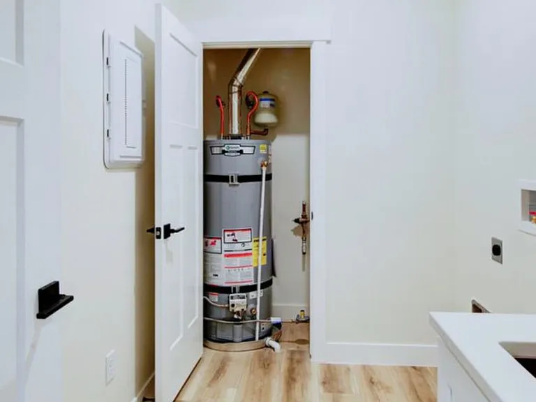 2875 Cody Dr #7 — Photo 27