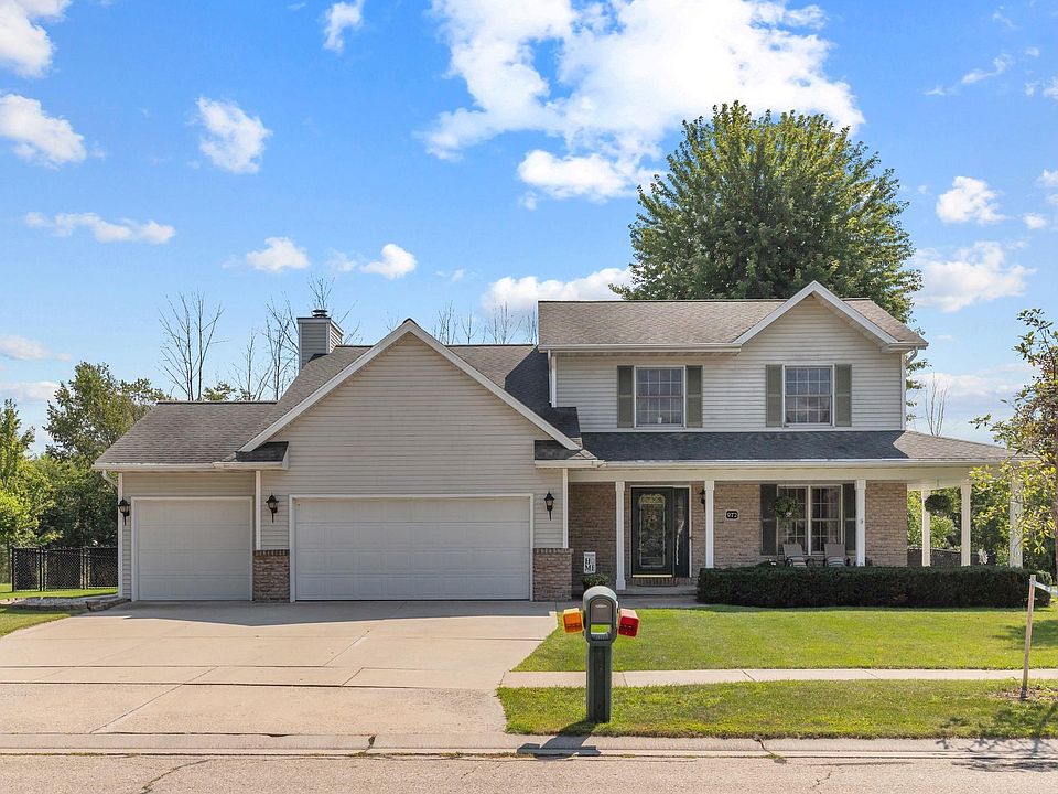 1st image of 972 Honeysuckle Ln