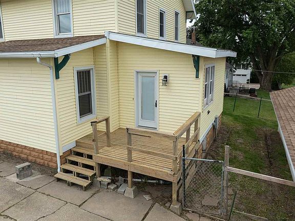 3rd image of 206 4th St