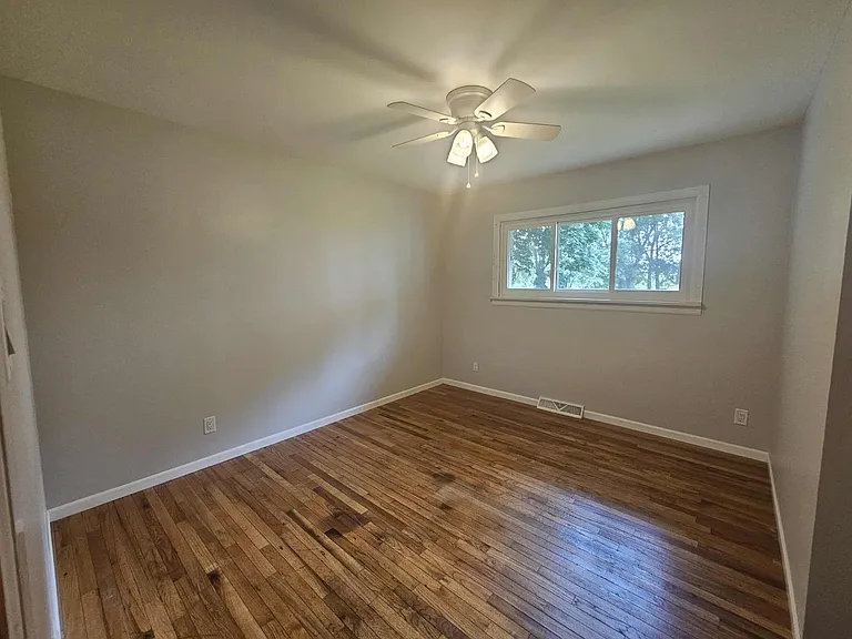 4009 Lor Ron Ave — Photo 7