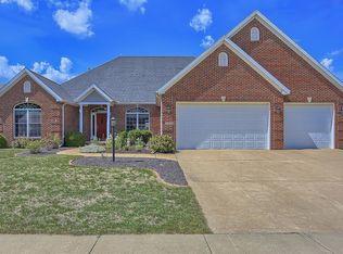 1509 Beaver Lake Dr, Mahomet, IL
