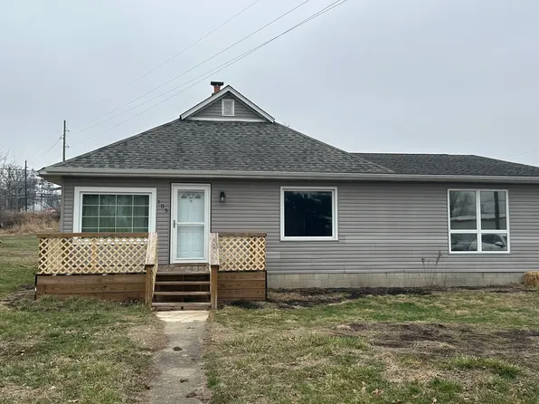 105 N Epperson Dr, Mc Leansboro, IL 62859