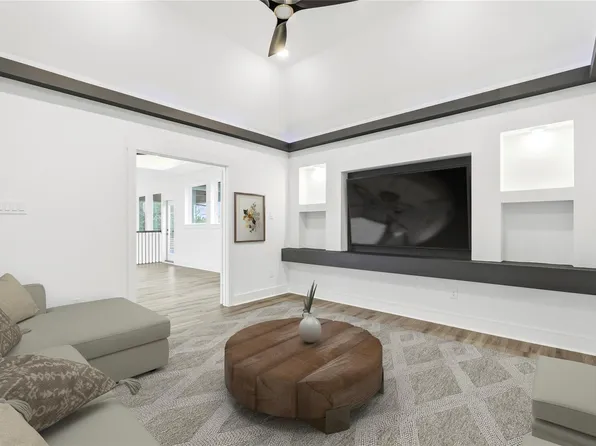 2056 White Doe Ct, Cleveland, TX 77328