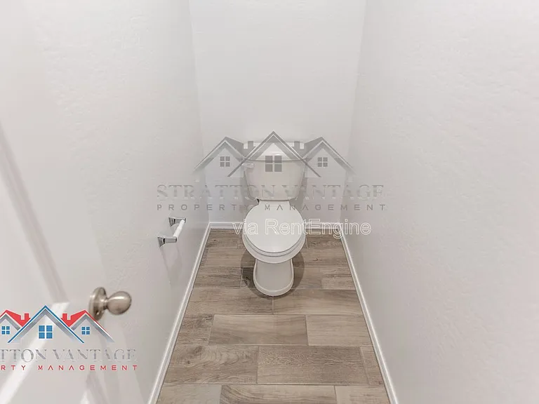 1330 W Hess Ave — Photo 34