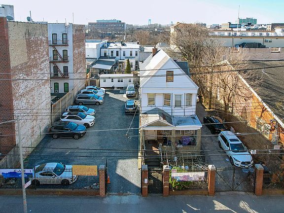 3rd image of 860 60th St