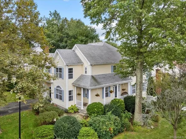 44 Lexington Way North, Milford, CT 06461