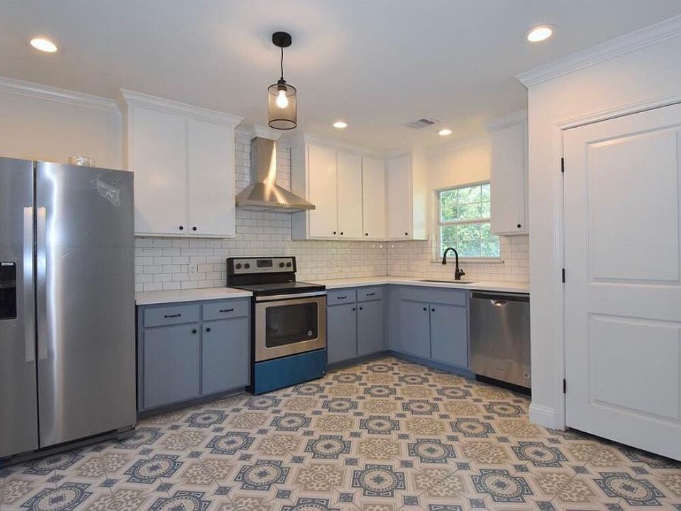 1st image of 3014 Wentworth St #B2